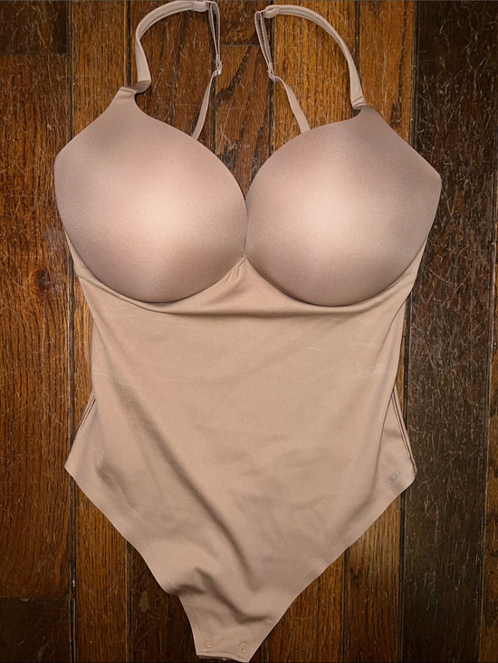 SKIMS Tops - SKIMS Sienna Nude Ultimate Thong Bodysuit Size XL NWT